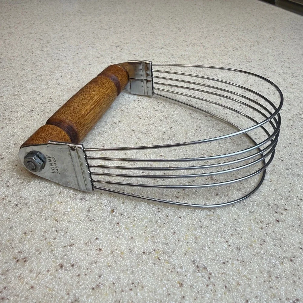 VTG Bonny Canada Pastry Blender Wood Handle 6 Wire Dough Cutter Rustic Kitchen